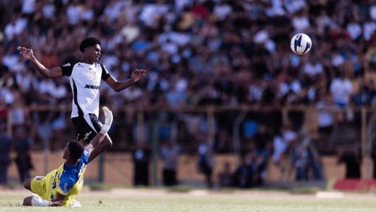 Favela marca o gol da vitória do Corinthians sobre o Trindade-GO, pela Copinha