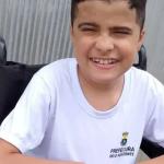 Mãe de criança com síndrome rara pede ajuda para melhorar bem-estar do filho