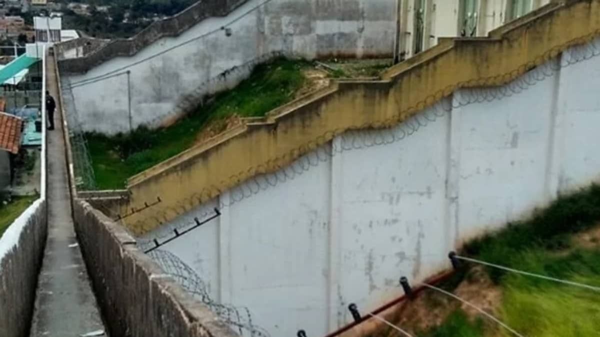 Tumulto na Penitenciária Nelson Hungria deixa detentos e policiais intoxicados