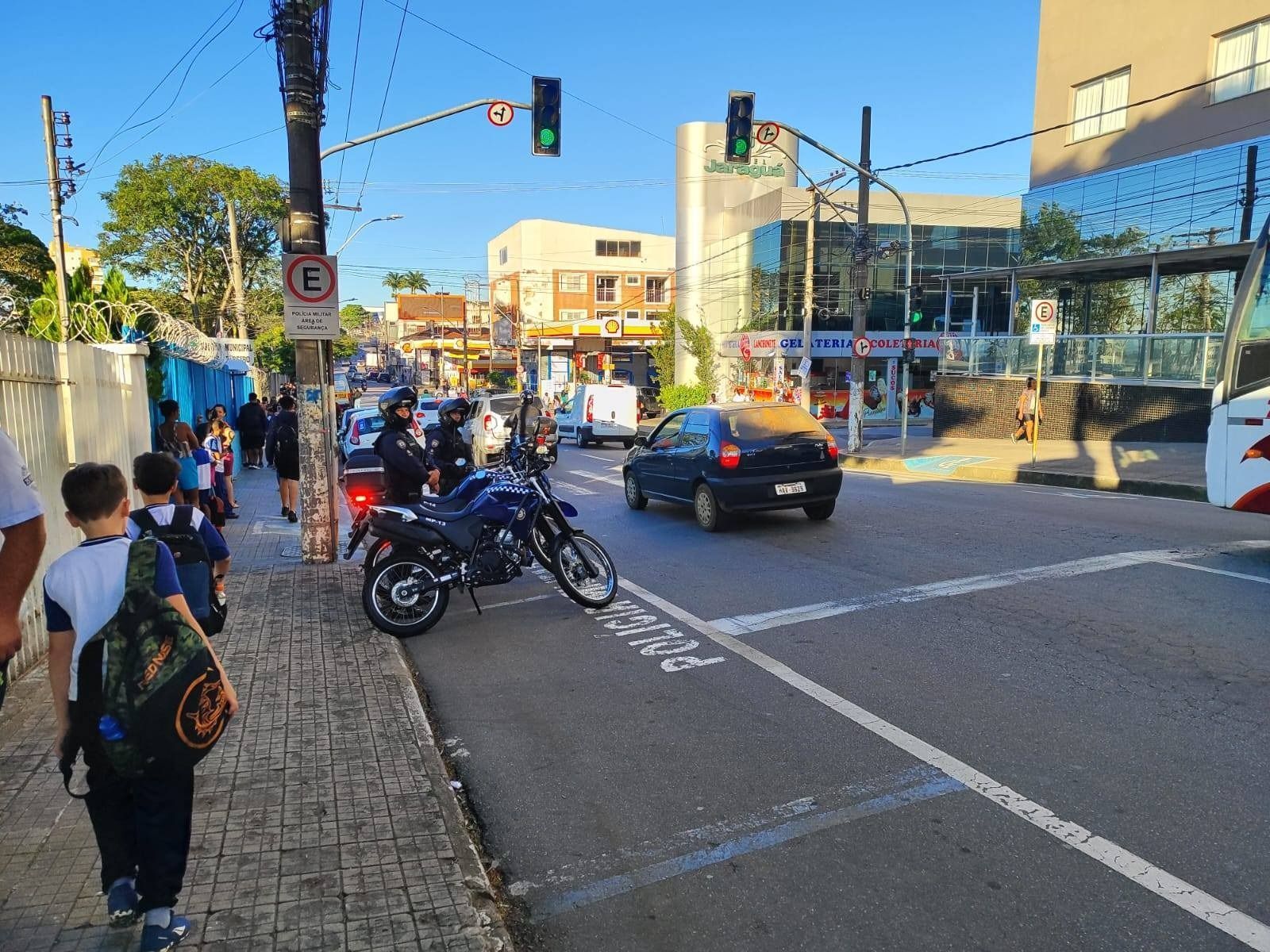 GCM atua no controle do trânsito na Avenida Benjamin Constant