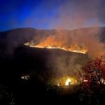 Incêndio destrói área verde em Poços de Caldas