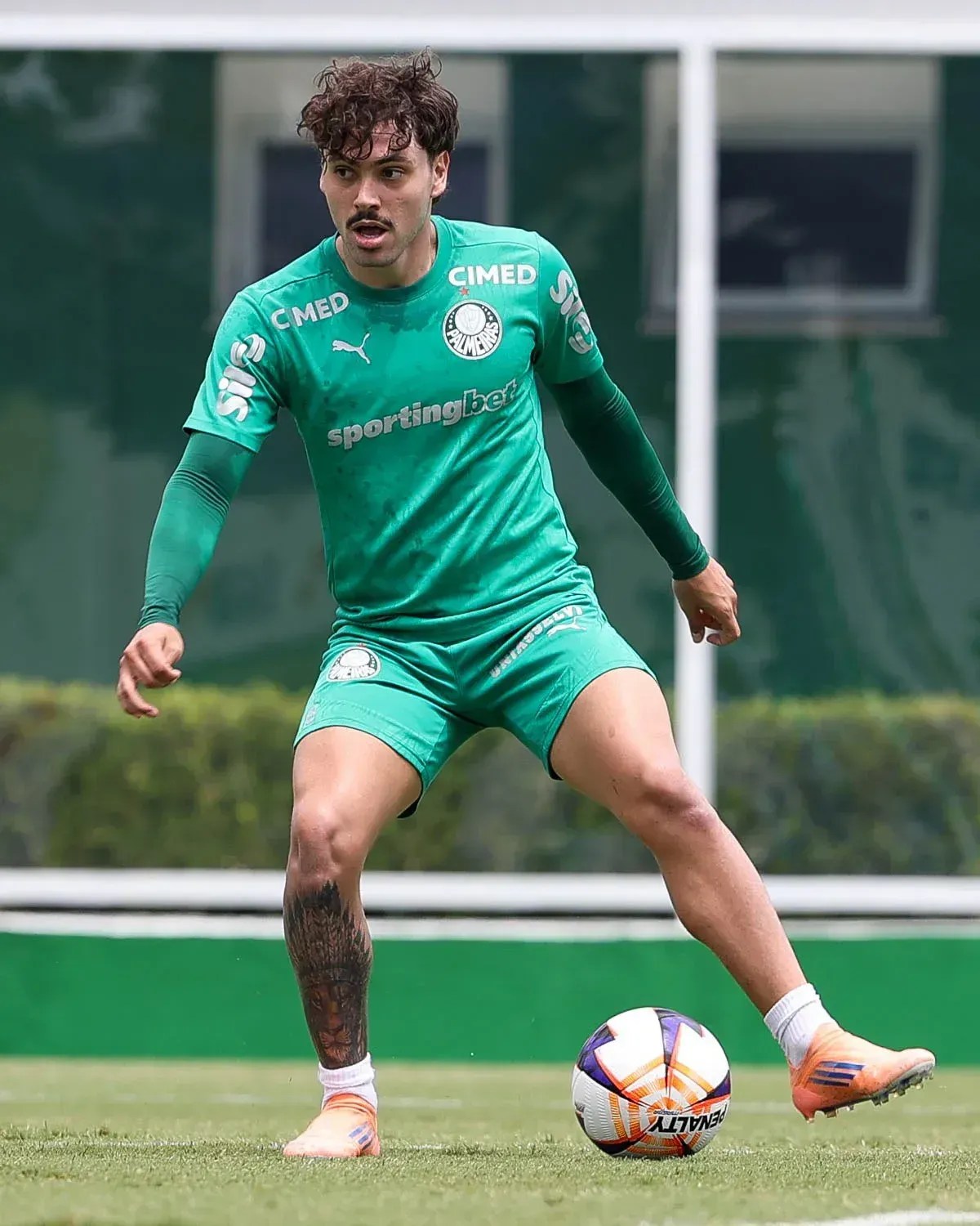 Cria do Cruzeiro, meia do Palmeiras explica cidadania e chances na Seleção Paraguaia