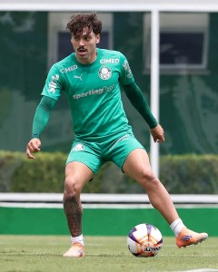 Maurício, meio-campista do Palmeiras