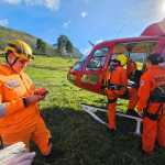 Homem sofre fratura durante trilha e é resgatado por helicóptero