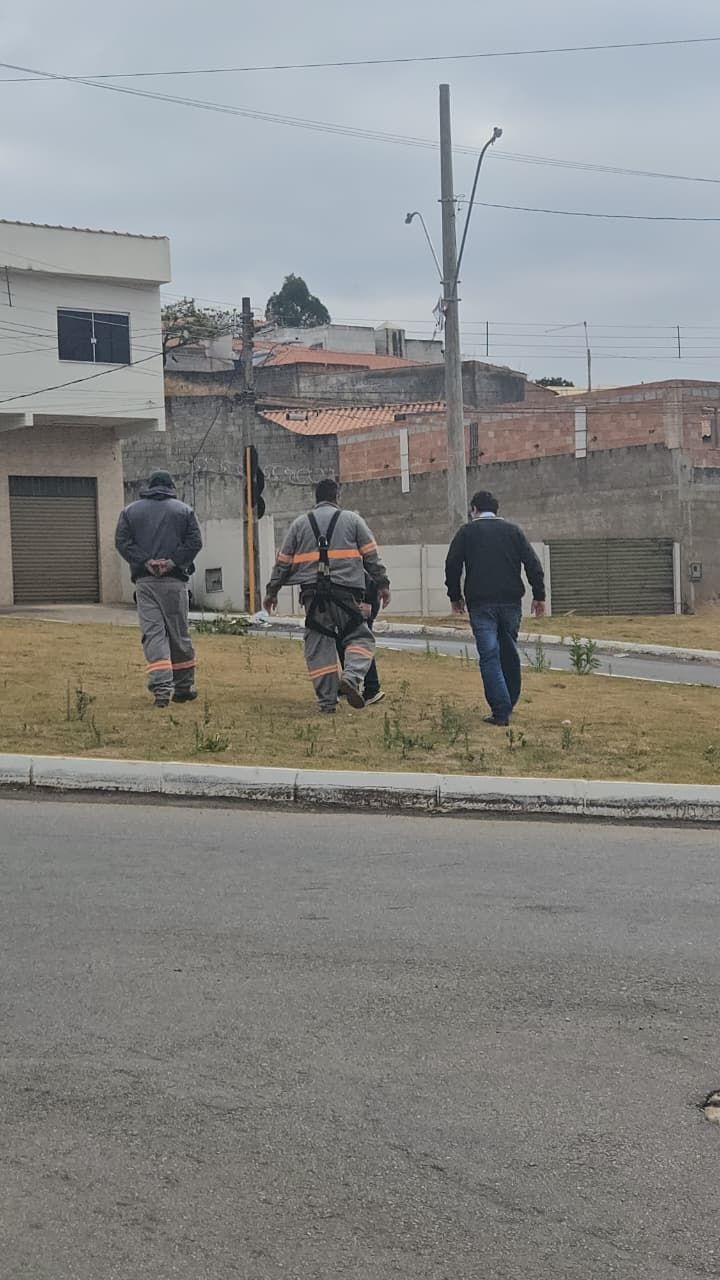 Furto de cabos causa prejuízo de R$ 8 mil na iluminação pública em Varginha