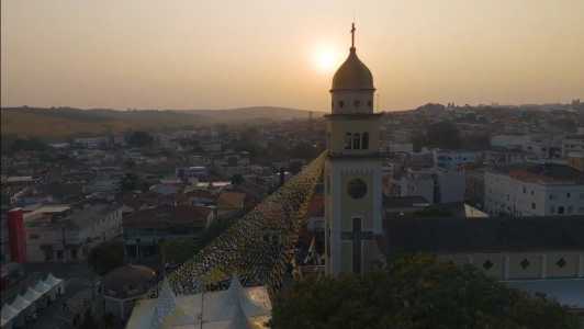 Tráfego na MG-167 sofre alterações durante peregrinação à Festa do Beato Padre Victor.