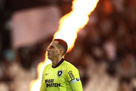 Botafogo v Atletico Goianiense - Brasileir]ao 2024