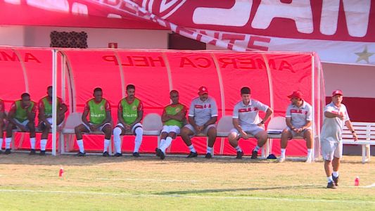 Veja a galeria de fotos da vitória do Cruzeiro por 1 a 0 sobre o Atlético neste domingo, no estádio Independência, pela nona rodada do Campeonato Mineiro.