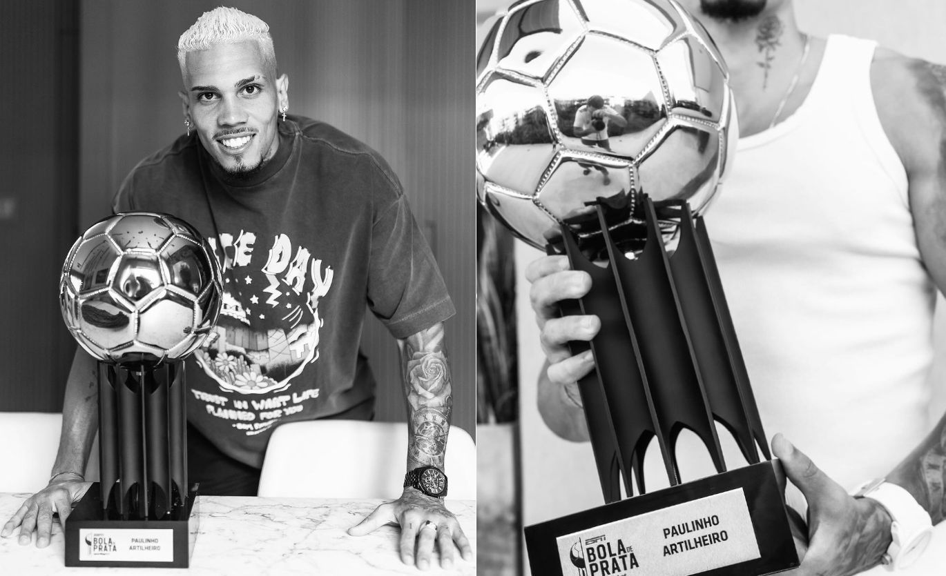 Paulinho, do Atlético, recebe troféu por artilharia do Brasileiro