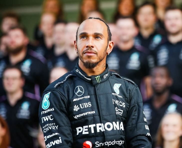 'Roubado', diz Hamilton sobre título perdido para Verstappen na Fórmula 1