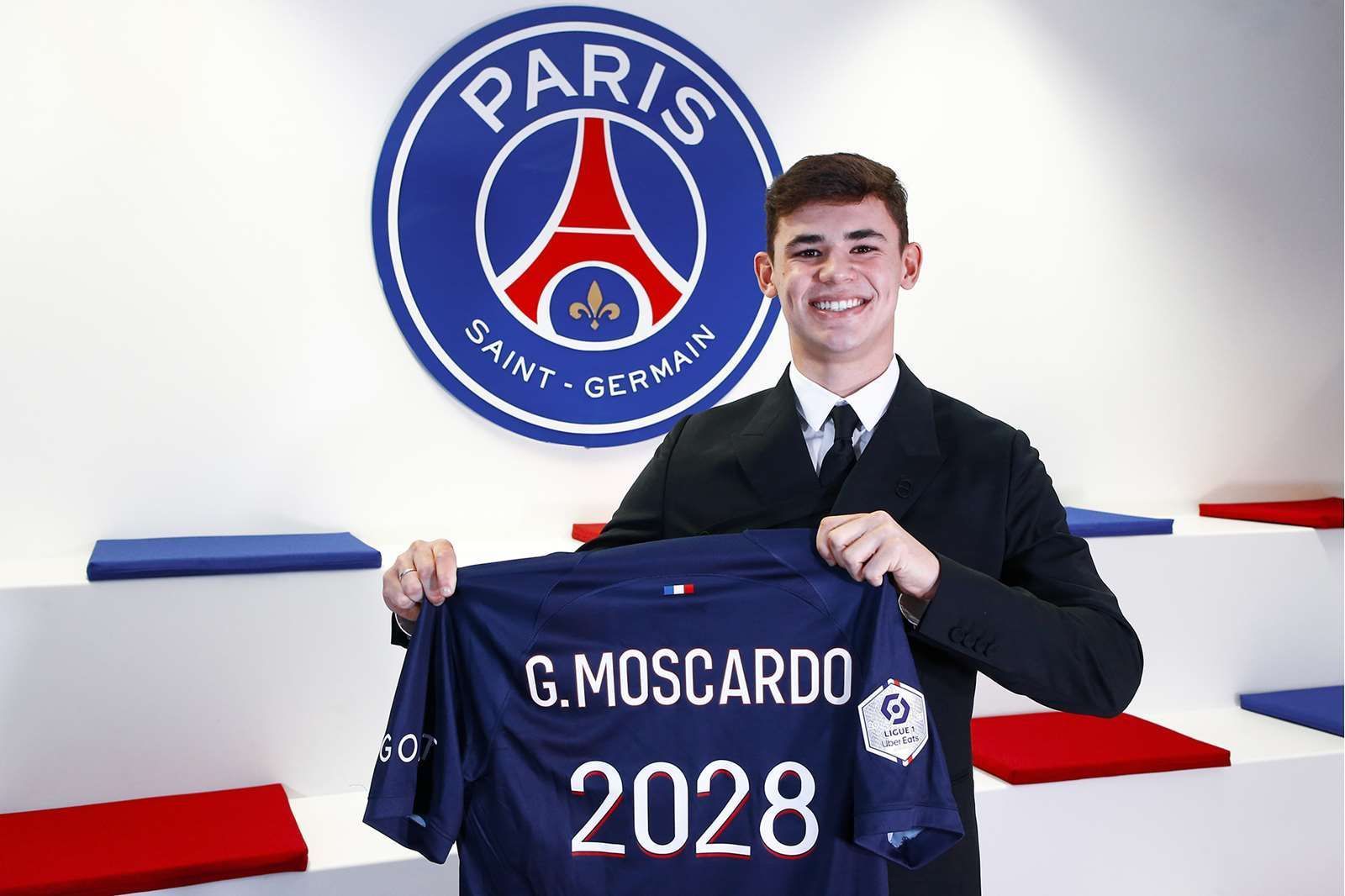PSG anuncia a contratação de Gabriel Moscardo, ex-Corinthians