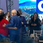 Adversários, Lira e Calheiros dividem palco e recebem afagos de Lula em Alagoas