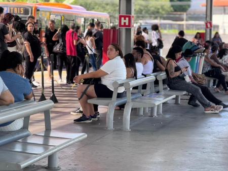 Redução de viagens afeta trabalhadores e provoca superlotação e atrasos no transporte metropolitano