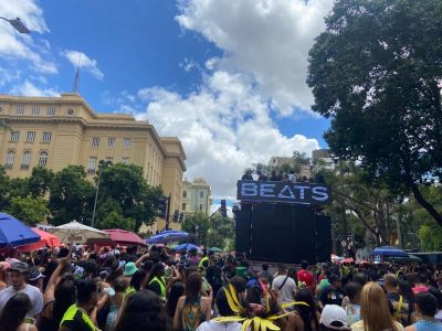 Do trio à rua: Bloco do Malvadão arrasta foliões no Carnaval de BH