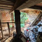 Chuvas agravam erosão e colocam casas em risco no bairro Planalto, em BH