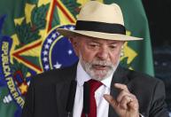 Lula encontra lideranças do MTST em meio à corrida eleitoral e agenda habitacional