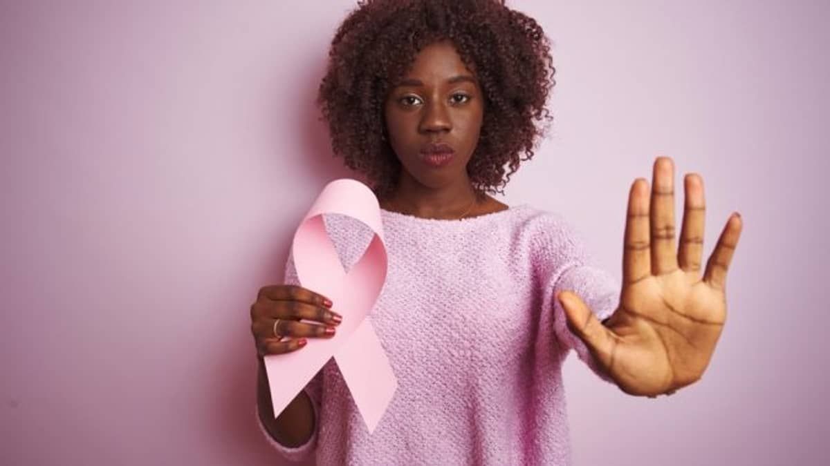 Câncer de mama: 2 em cada 10 mulheres negras se sentem discriminadas