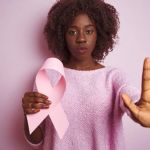 Câncer de mama: 2 em cada 10 mulheres negras se sentem discriminadas