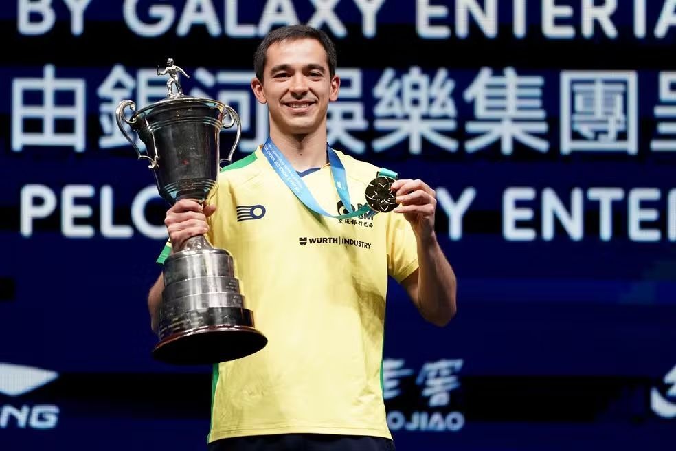 Após título histórico, Hugo Calderano alcança top 3 do ranking de tênis de mesa
