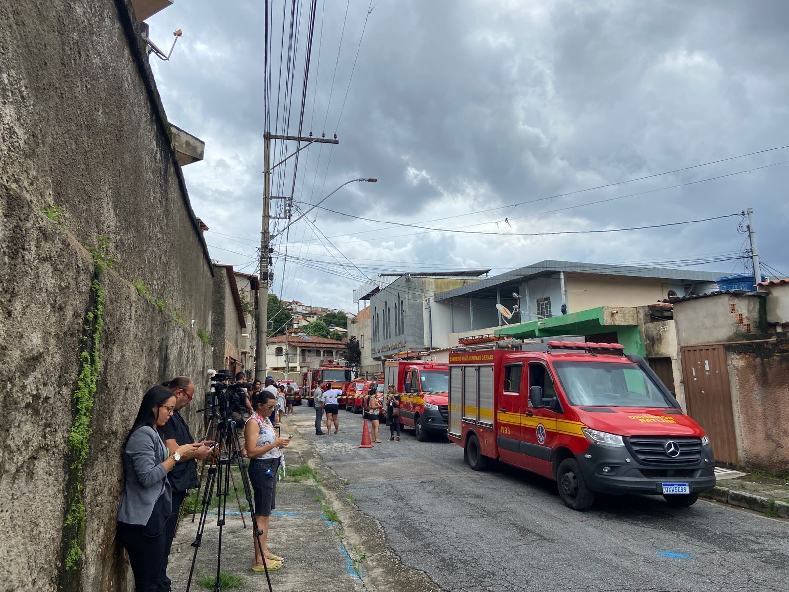 'Desesperadora a sensação de impotência', diz vizinha que viu casa desabar no bairro Paraíso, em BH