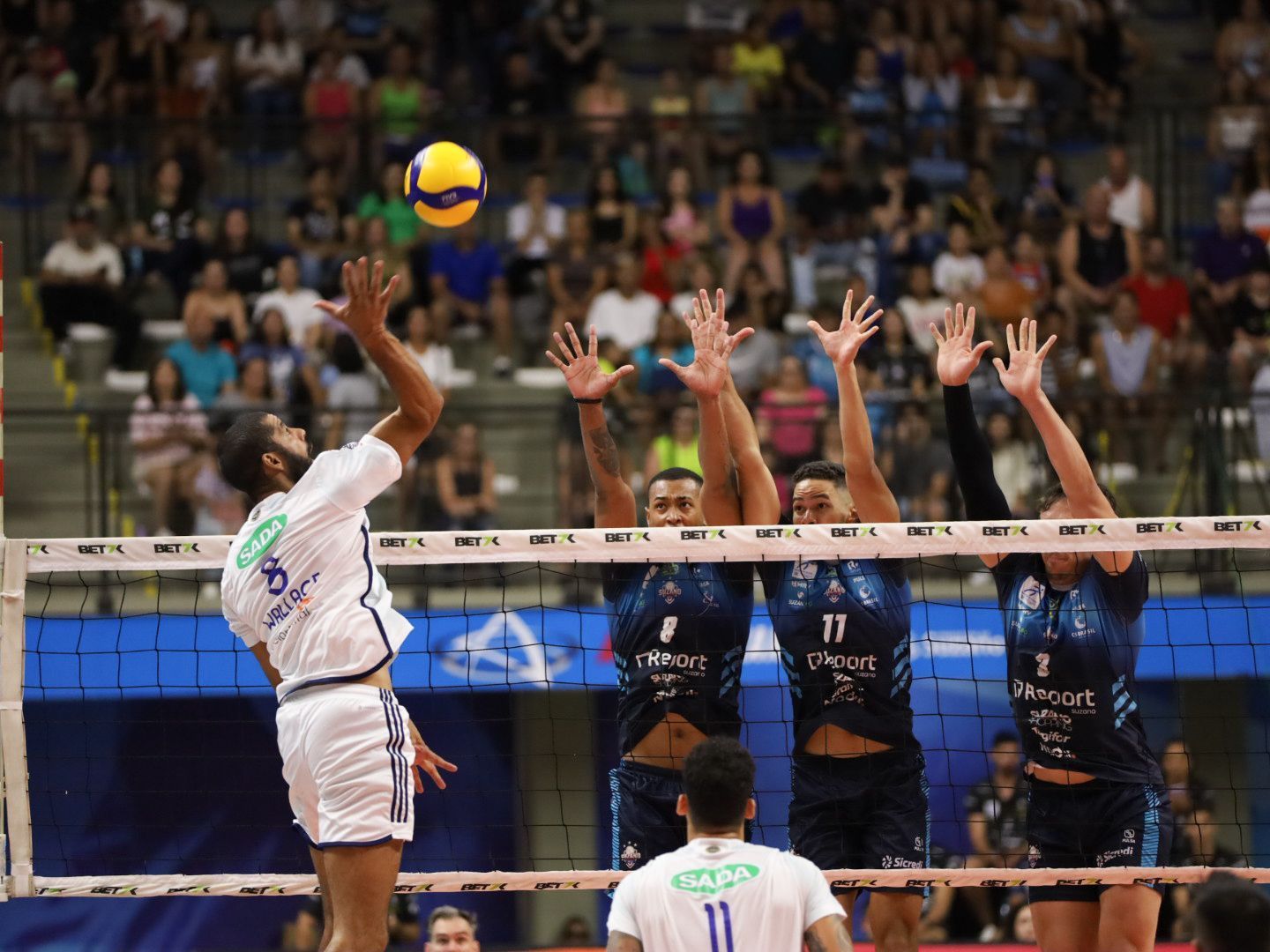 Sada Cruzeiro vence Suzano no tie-break e retoma liderança da Superliga Masculina
