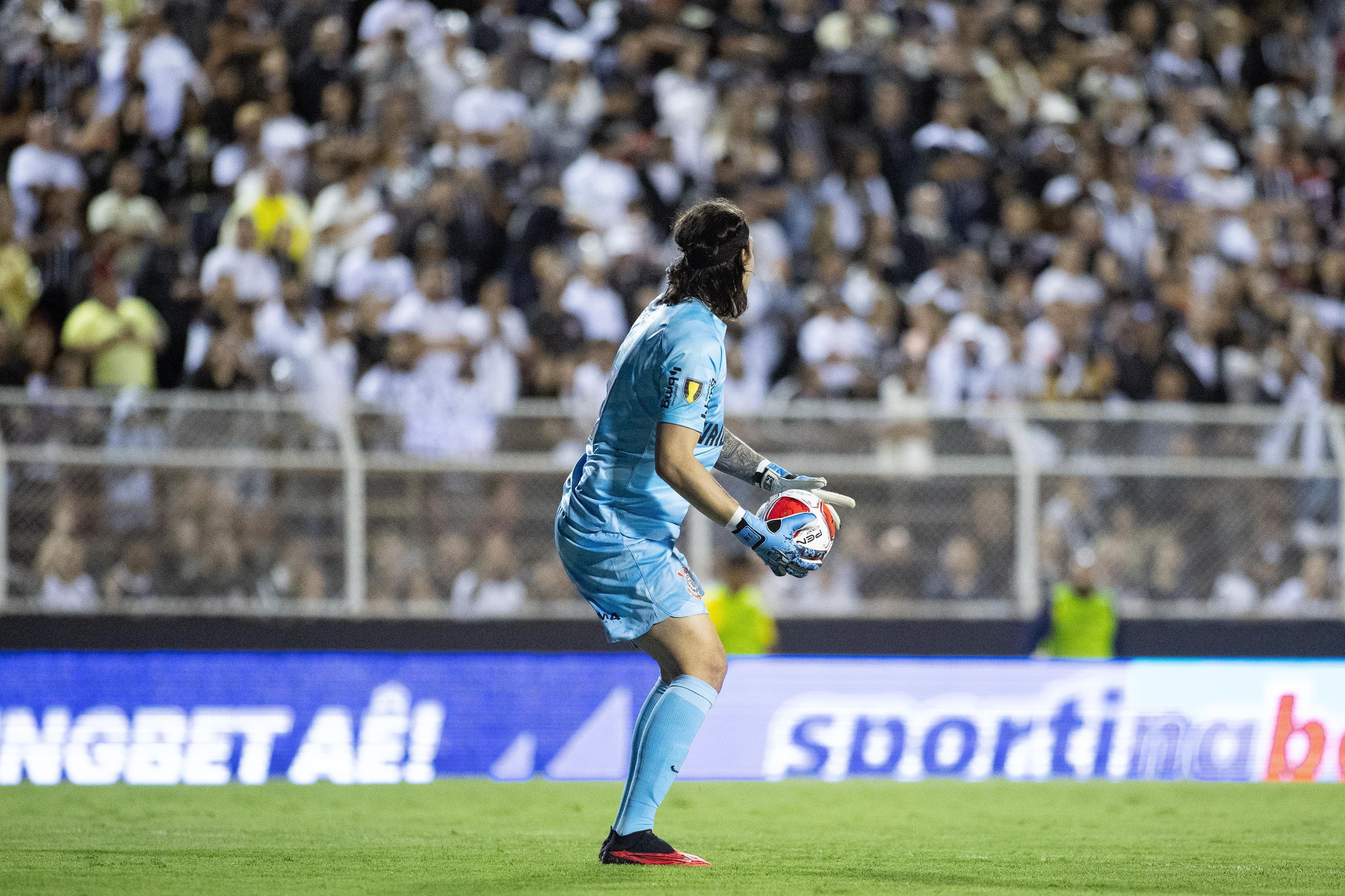 Cássio comenta situações de Veríssimo e Matheuzinho no Corinthians: 'Não é legal'