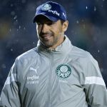 Abel elogia gramado e atletas da base após vitória do Palmeiras, mas evita falar da Supercopa