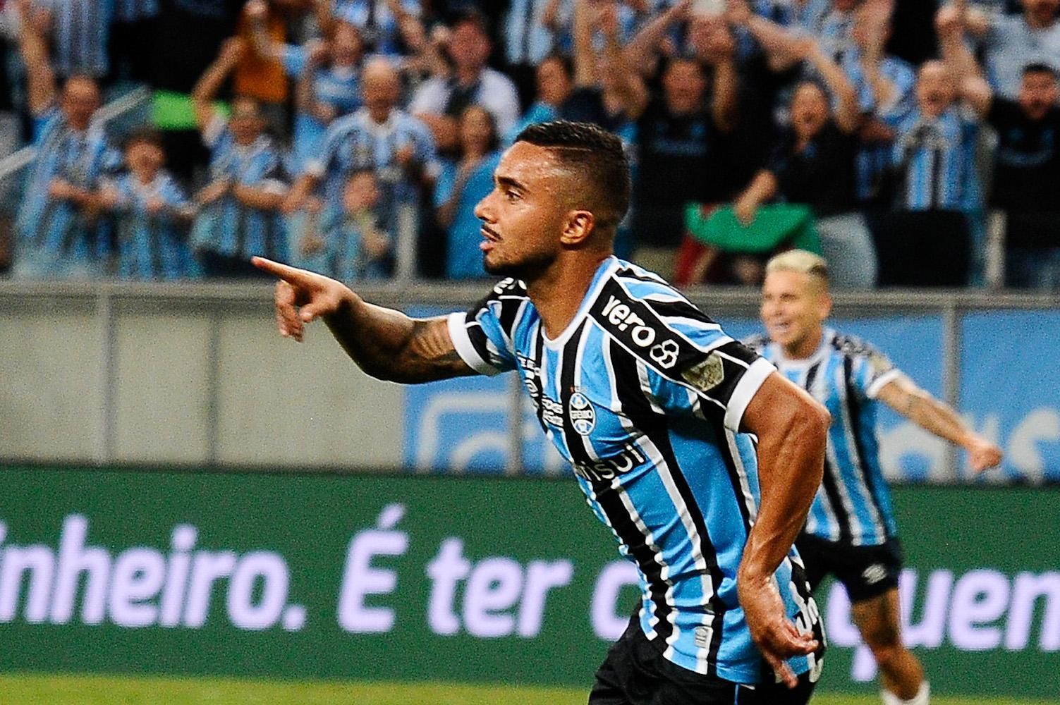 Grêmio vence Juventude e assume liderança isolada do Gauchão