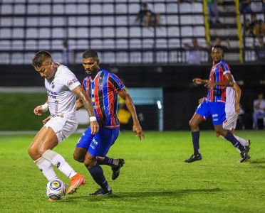 Jogador do ABC durante partida contra o Maranhão no estádio Frasqueirão pela Copa Do Nordeste 2024