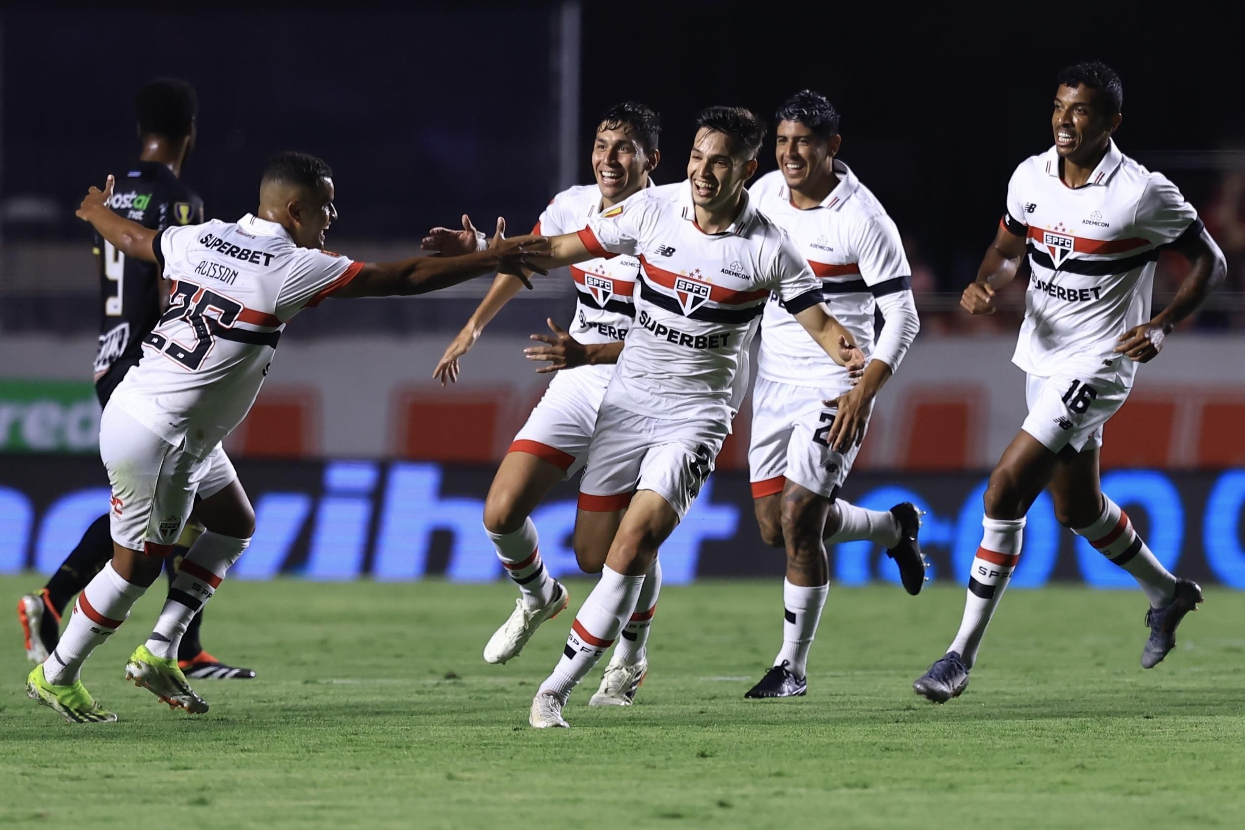 Reservas dão conta, São Paulo bate Água Santa por 3 a 0 e segue invicto na temporada