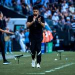 António Oliveira exalta Yuri Alberto após vitória no Corinthians: 'Sou fanzaço'