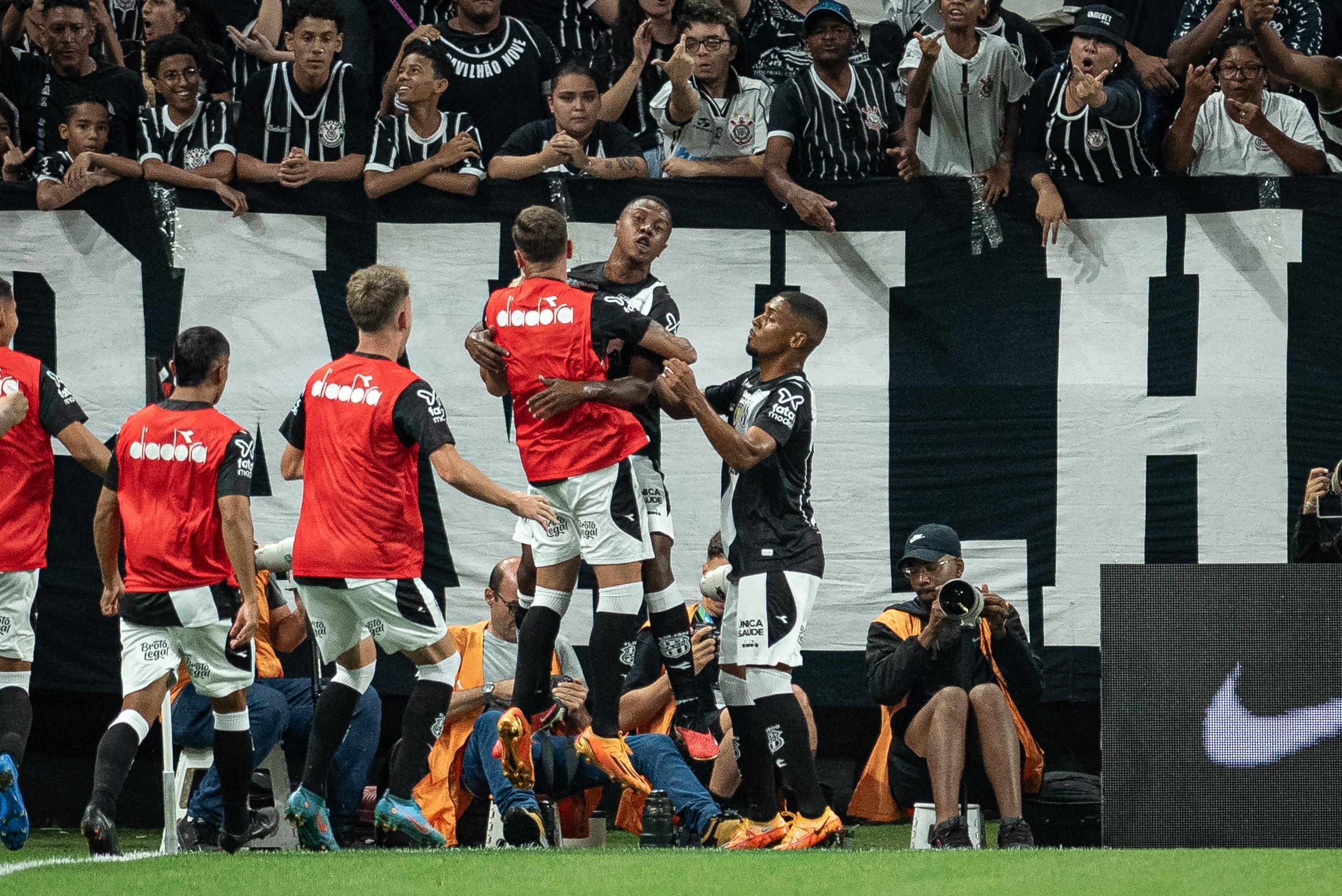 Ponte Preta marca nos minutos iniciais e vence o Corinthians pelo Paulistão