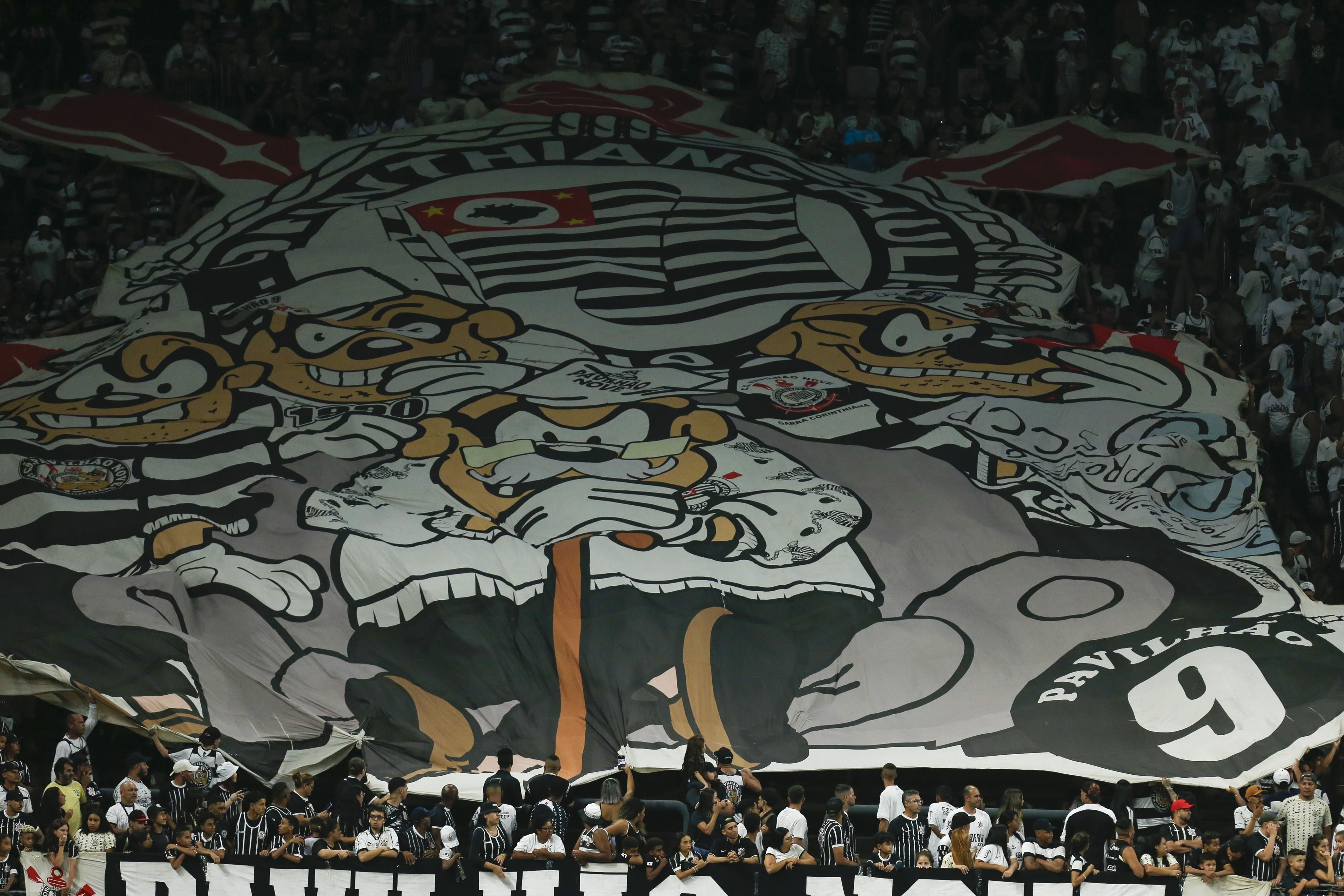 Torcida do Corinthians valoriza entrega e aplaude equipe mesmo com derrota