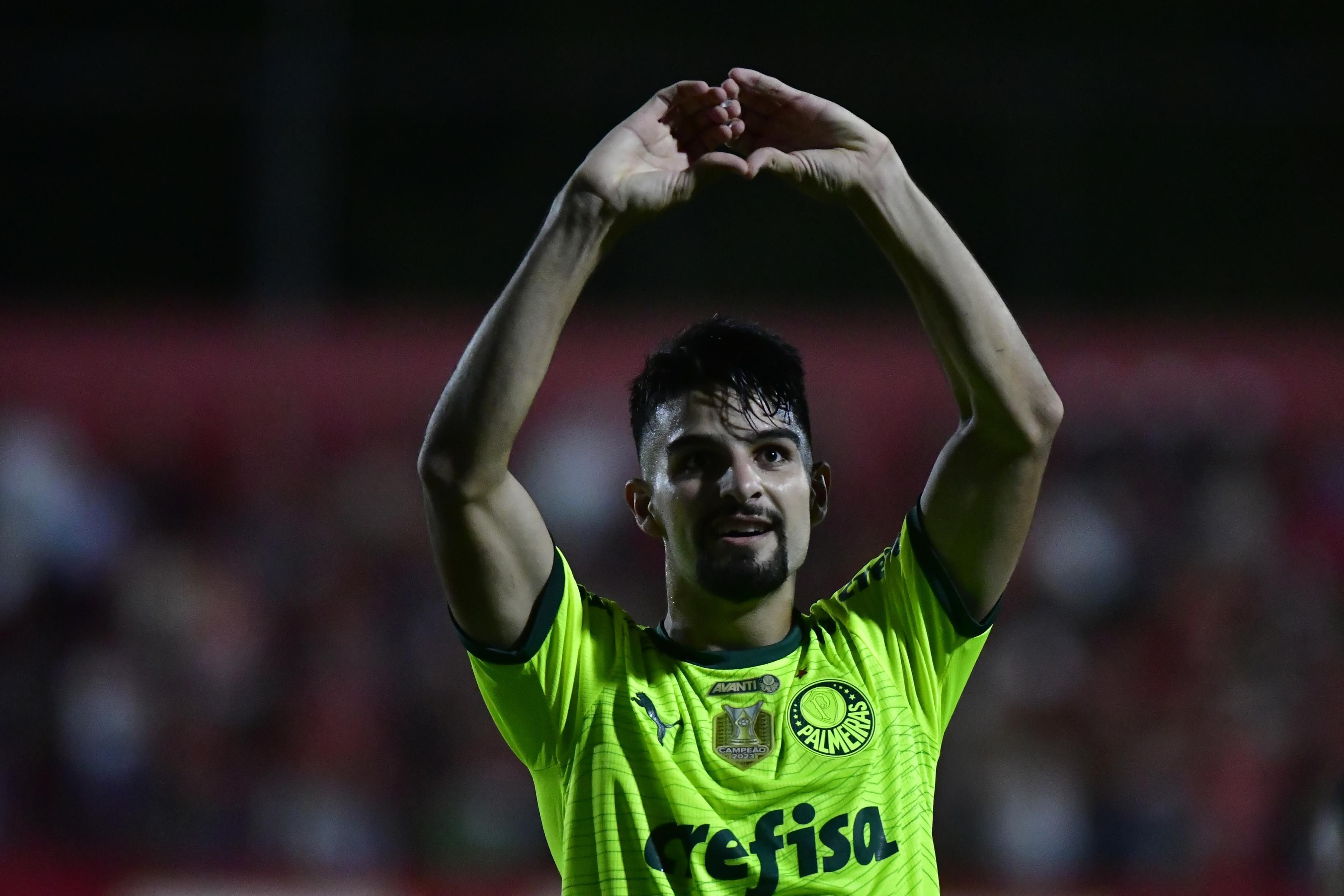 Palmeiras vence Portuguesa e assume liderança geral do Paulistão