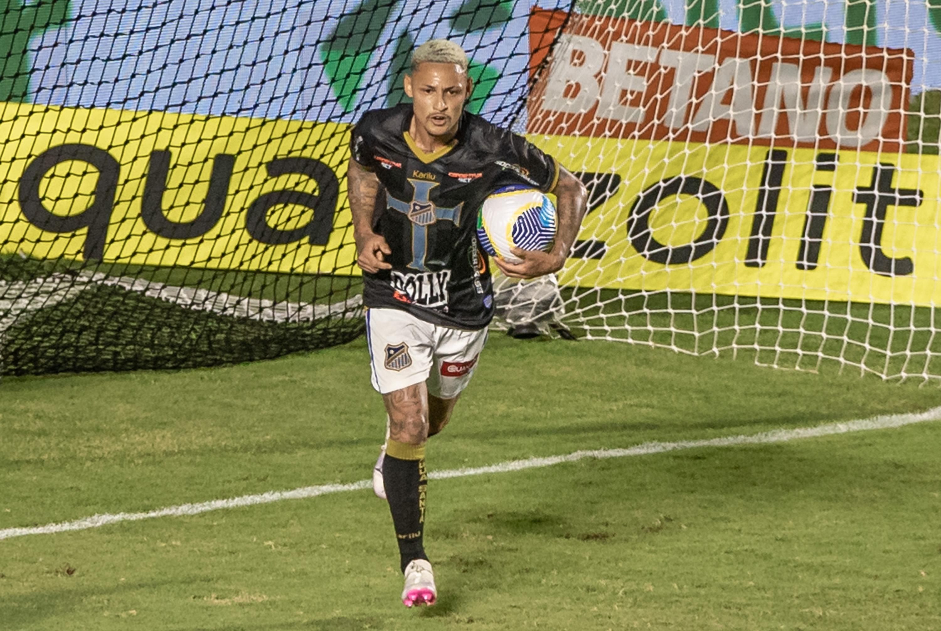 Neílton, do Água Santa, ameaça Medel, do Vasco: “Vou na sua casa te pegar’