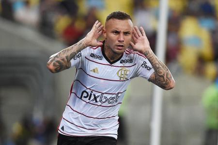 Everton Cebolinha comemora gol do Flamengo