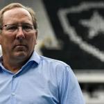 John Textor contraria senador e se oferece para instalar tecnologia no Brasil