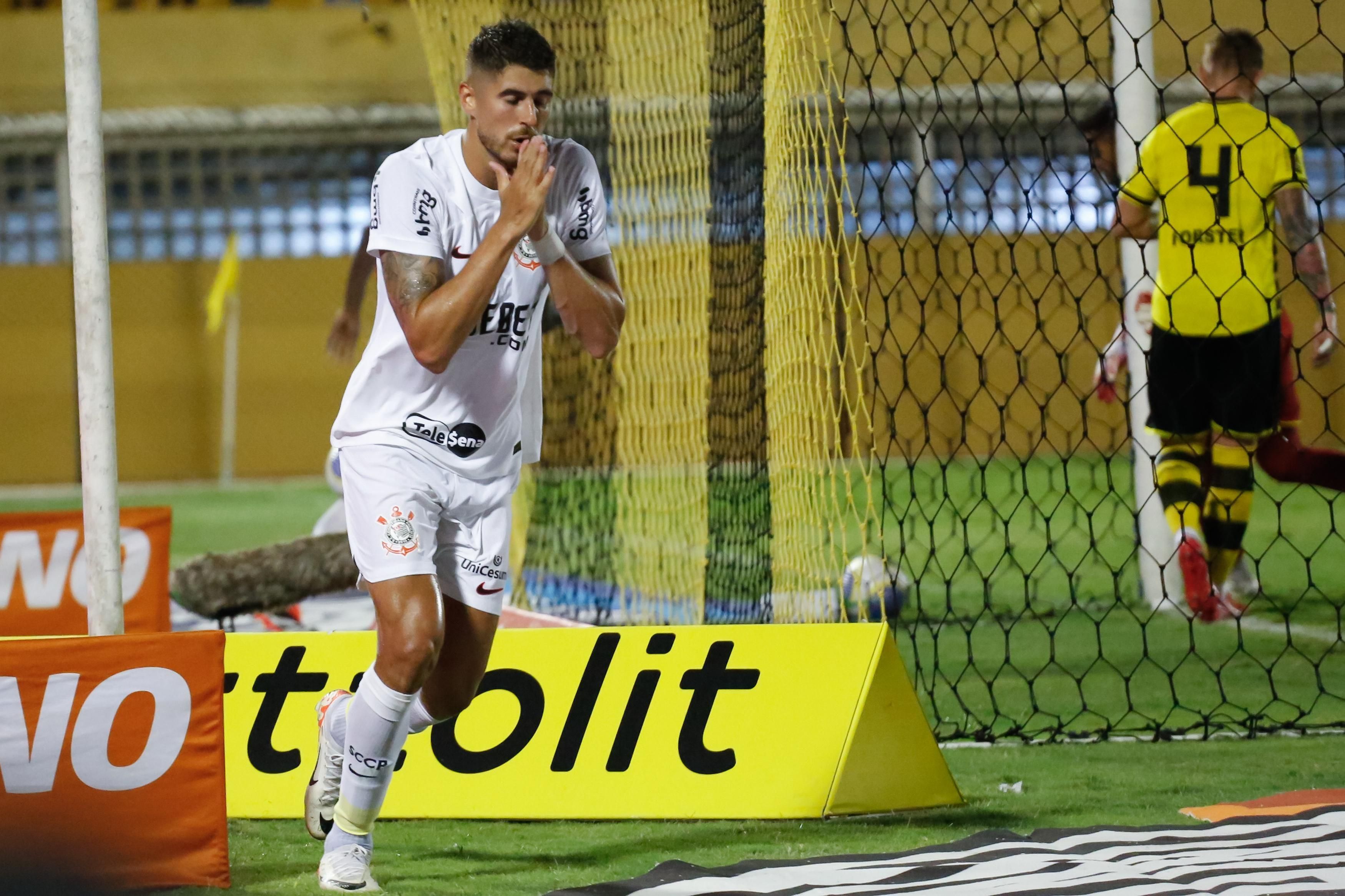 Corinthians controla o São Bernardo e avança na Copa do Brasil