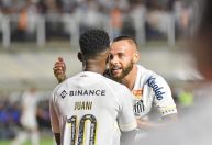 Santos joga com dez, mas vence a Portuguesa nos pênaltis e vai à semi do Paulista
