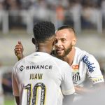 Santos joga com dez, mas vence a Portuguesa nos pênaltis e vai à semi do Paulista