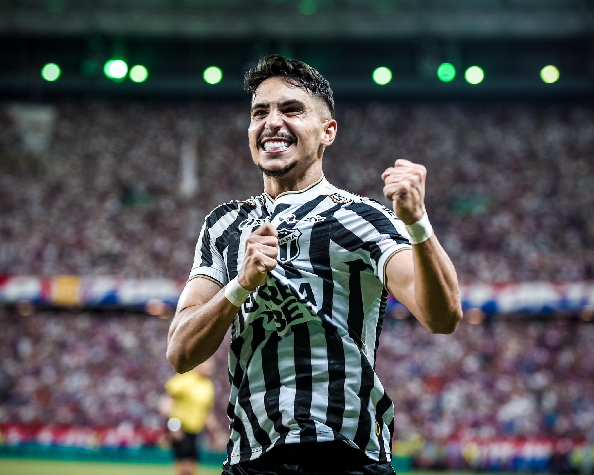 Ceará vence o Fortaleza no Clássico-Rei e se mantém vivo na Copa do Nordeste