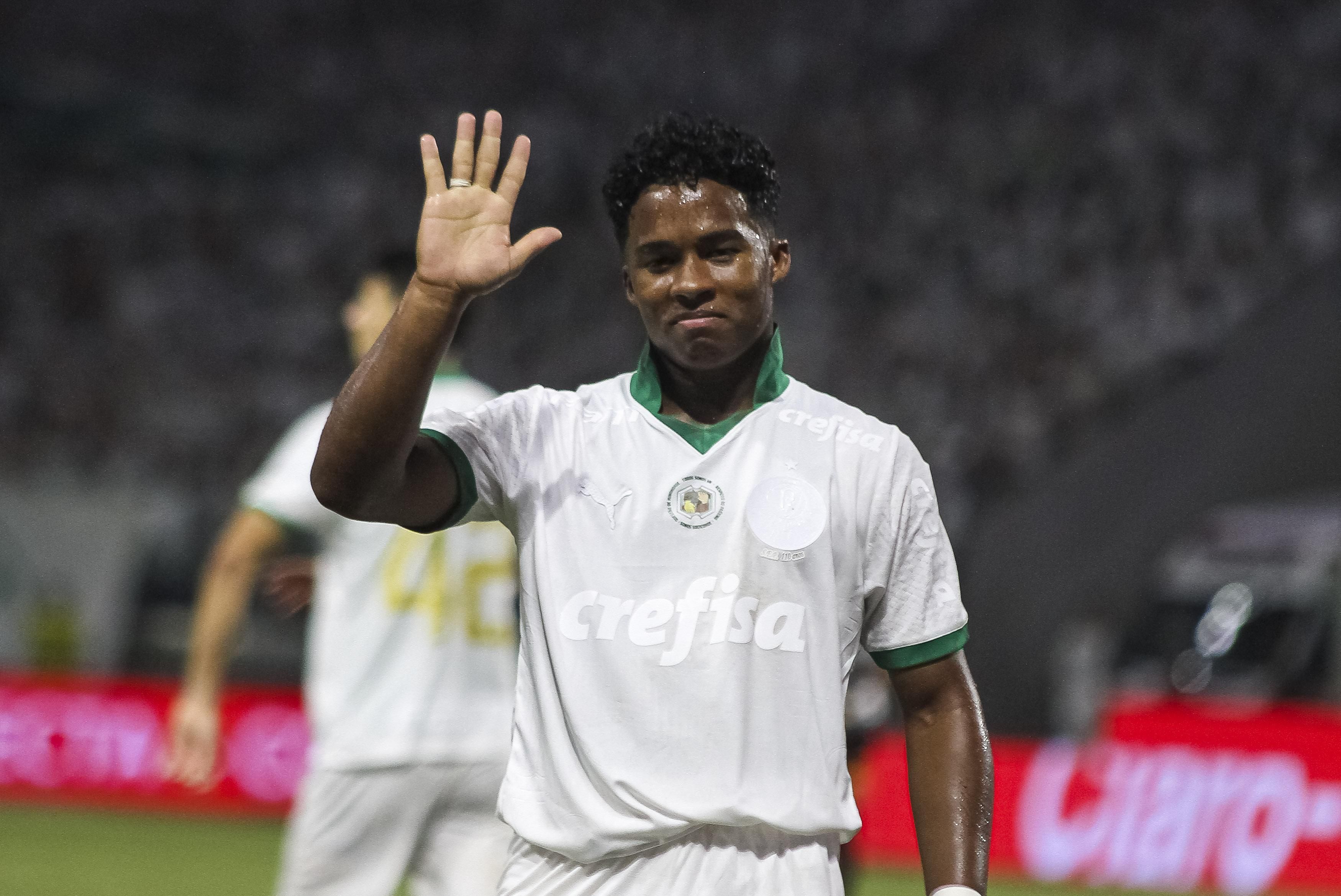 Endrick, do Palmeiras, analisa concorrência com Mbappé no Real Madrid: 'Não é ameaça'