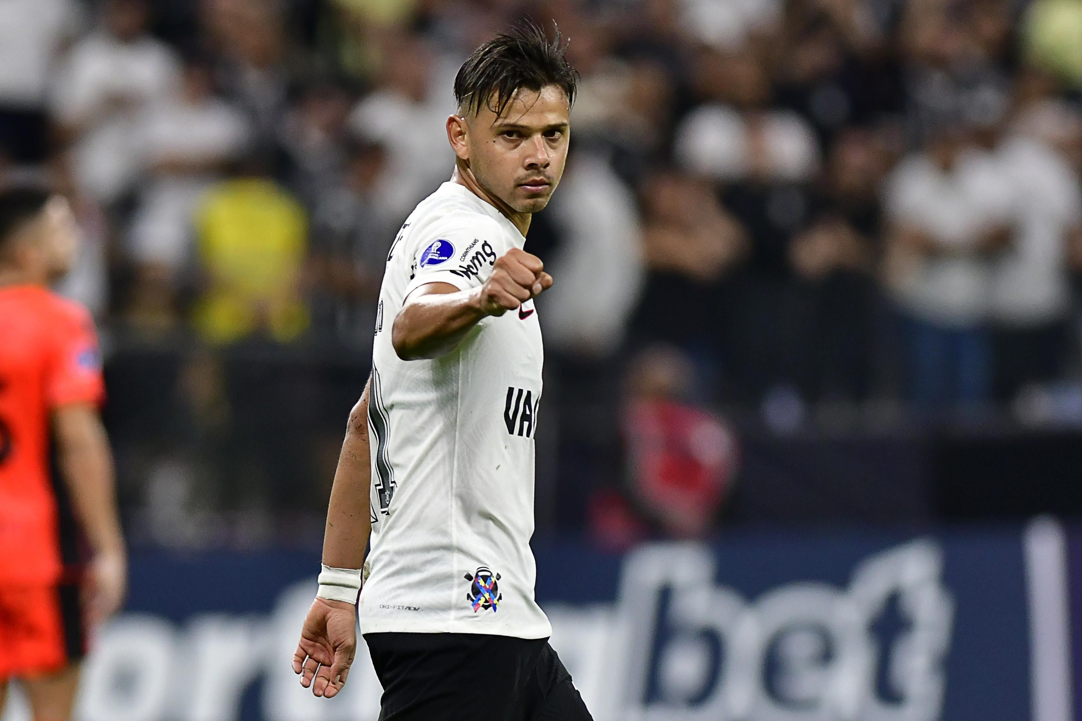 Romero bate recordes históricos em goleada do Corinthians