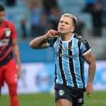 Grêmio vence Athletico-PR na Arena e conquista primeiros pontos no Brasileirão