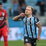 Grêmio vence Athletico-PR na Arena e conquista primeiros pontos no Brasileirão