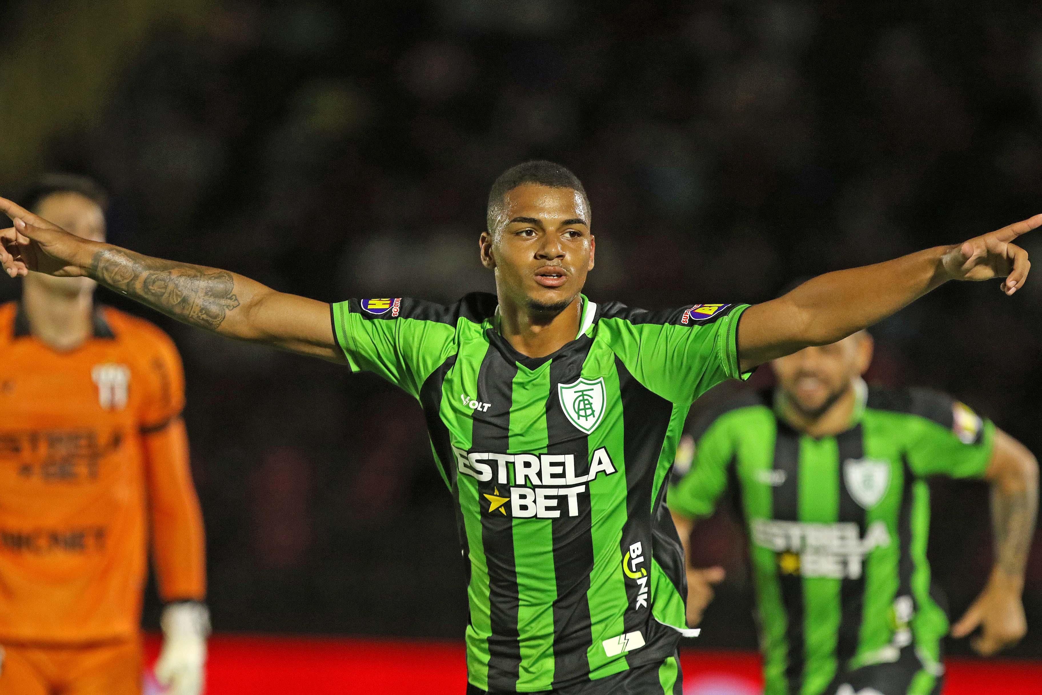 Renato Marques celebra gol pelo América, mas aponta ‘empate com sabor de derrota’