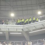 Torcida do Peñarol faz gestos racistas, gera brigas e é contida pela PM na Arena MRV