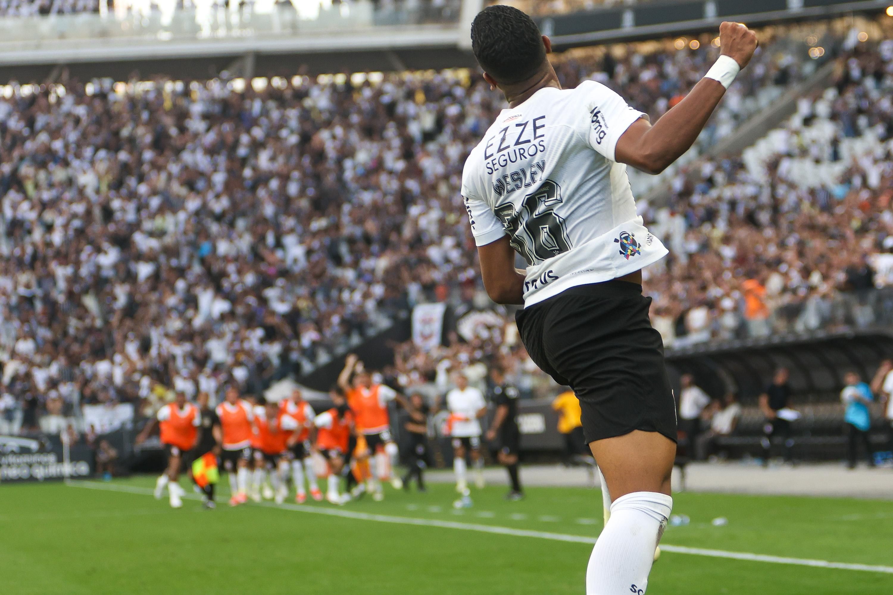 Corinthians atropela o Fluminense e vence a primeira no Brasileirão 2024