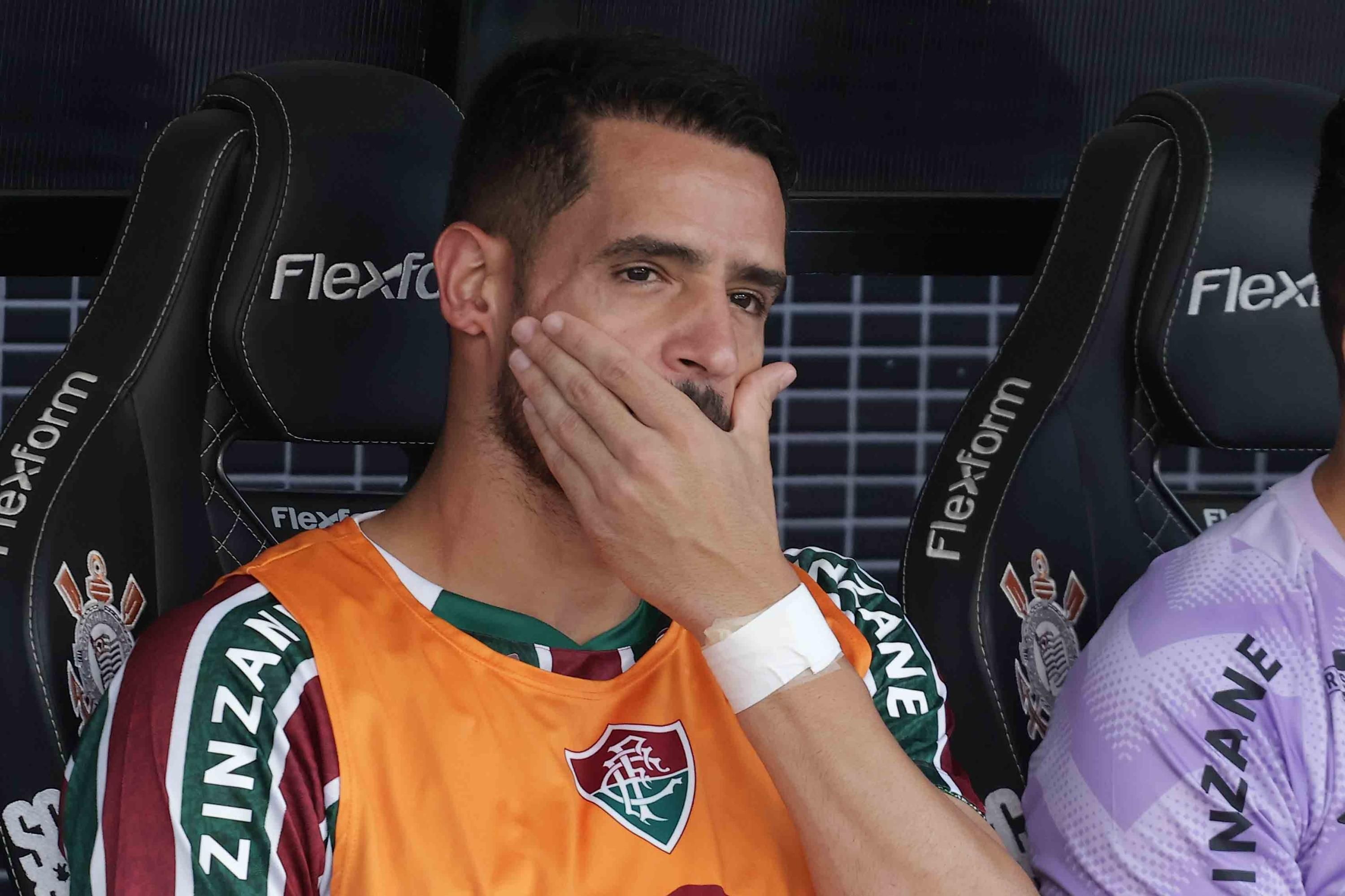 Aplausos e emoção: o retorno de Renato Augusto ao estádio do Corinthians