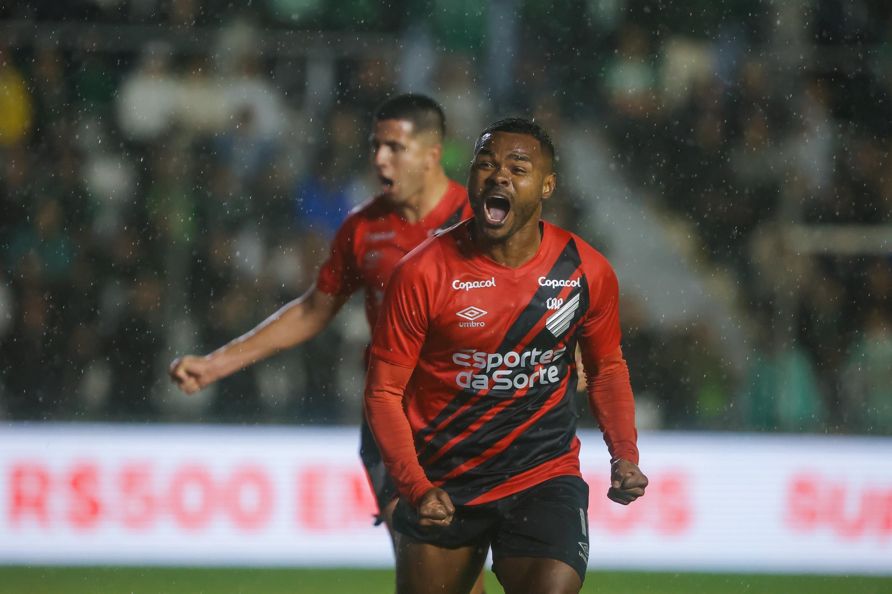 Em reestreia, Nikão garante empate do Athletico com Juventude fora de casa